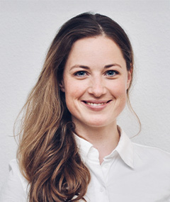 Dr. Lotte Armbrüster
